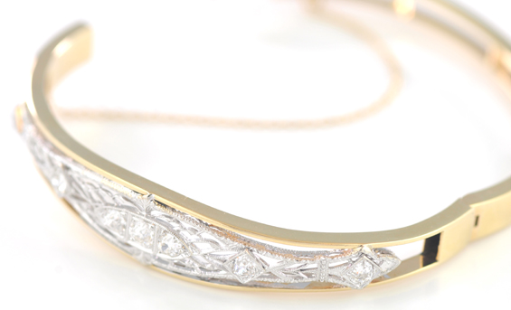 14K Gold Vintage Diamond Bangle 