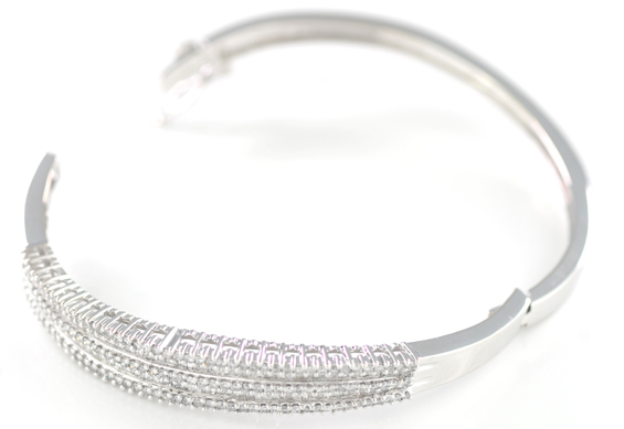 14K White Gold Effy Diamond Bangle