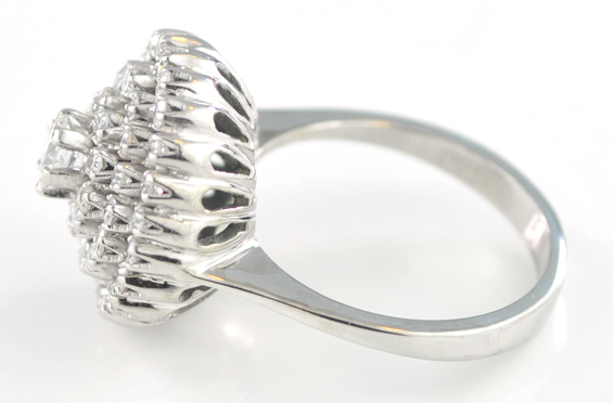 18K White Gold Diamond Ring