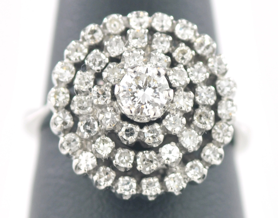 18K White Gold Diamond Ring