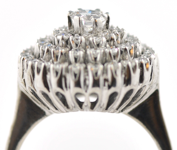 18K White Gold Diamond Ring