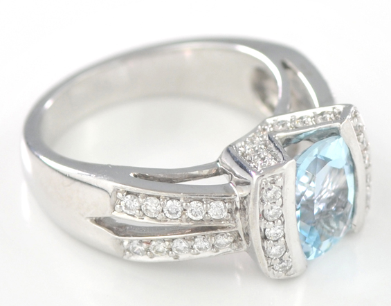 18K Aquamarine and Diamond Ring