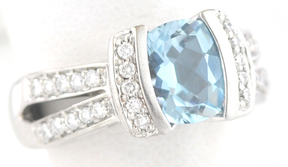18K Aquamarine and Diamond Ring