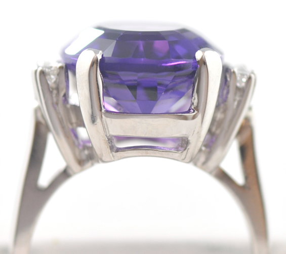 14K White Gold Amethyst Ring