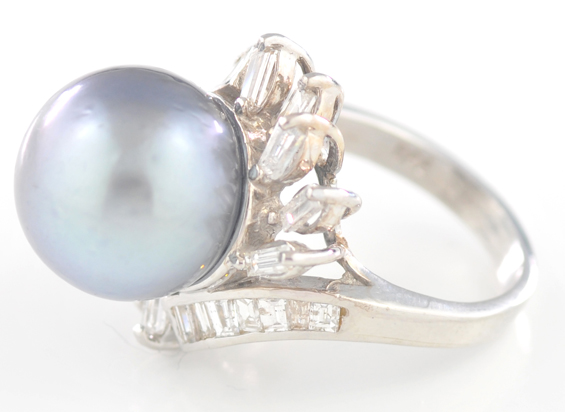 18K White Gold Tahitian Pearl Ring