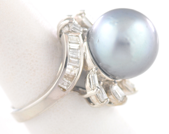 18K White Gold Tahitian Pearl Ring