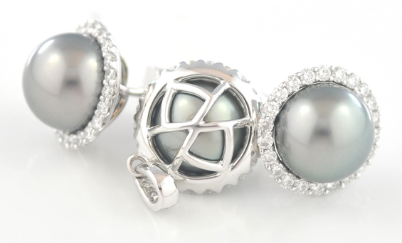 Tahitian Pearl and Diamond Pendant and Earring Set 