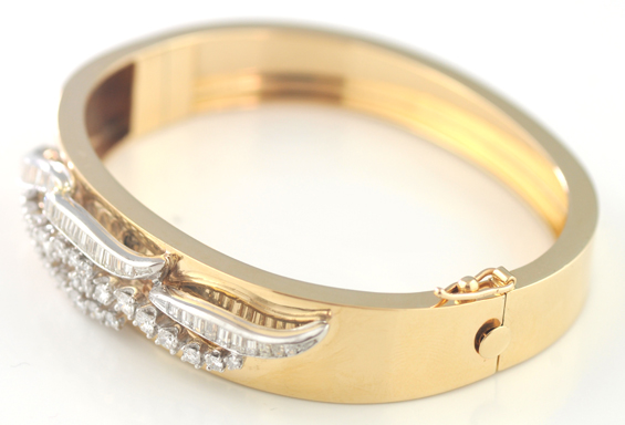 14K Yellow Gold Diamond Bangle 