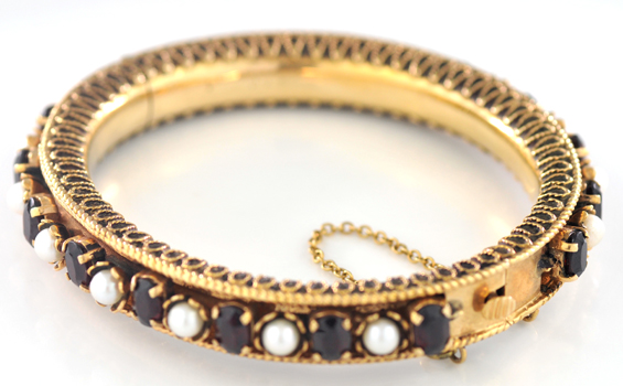 14K Yellow Gold Bangle