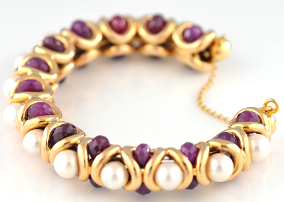 18K Pearl and Garnet Bangle