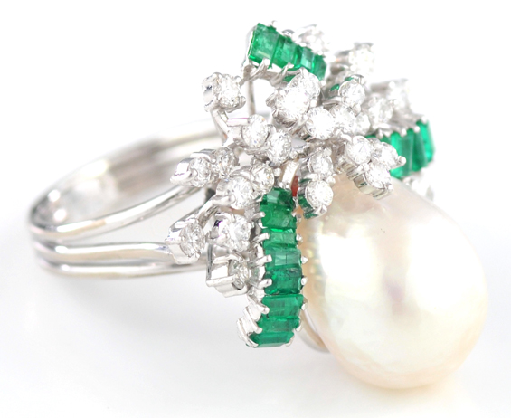 18K White Gold Pearl Ring