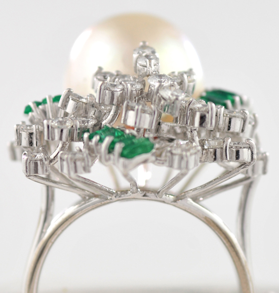 18K White Gold Pearl Ring