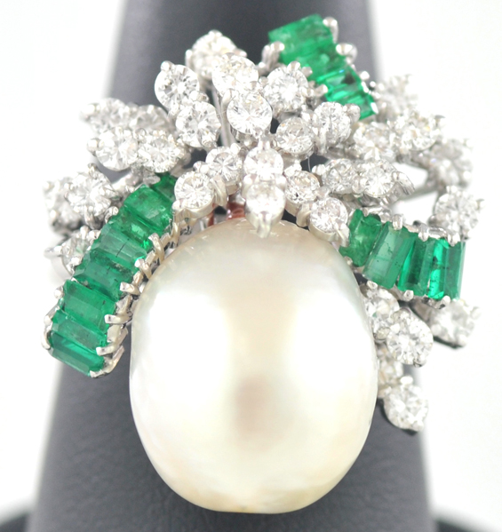 18K White Gold Pearl Ring
