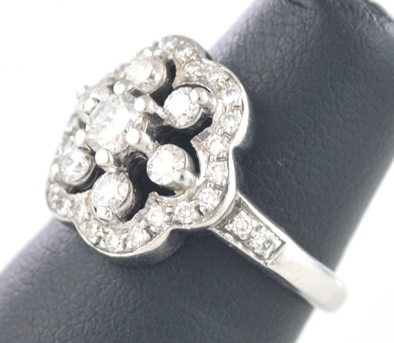 18K White Gold Diamond Ring