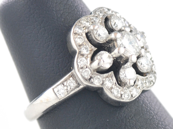 18K White Gold Diamond Ring