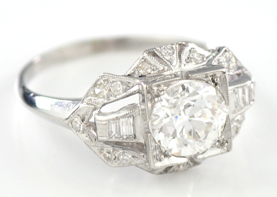 18K White Gold Diamond Ring