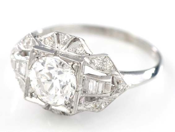 18K White Gold Diamond Ring