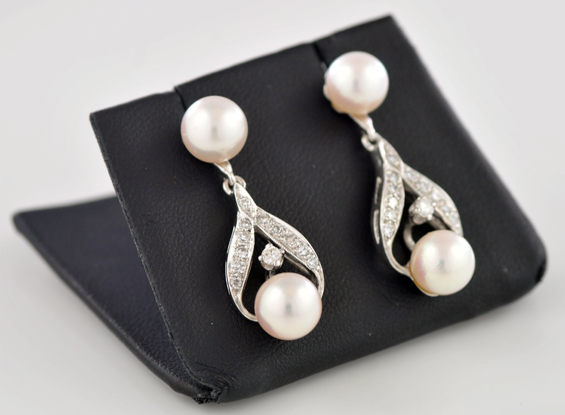 14K White Gold Diamond and Pearl Earrings
