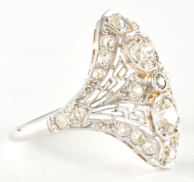 18K White Gold Vintage Diamond Ring