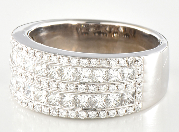 18K White Gold Diamond Band