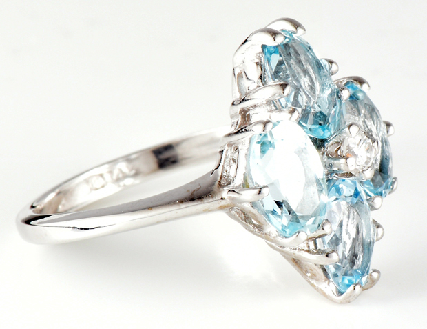 14K White Gold Aquamarine Ring