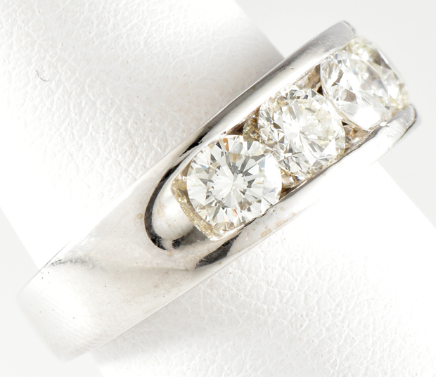14K White Gold Diamond Band
