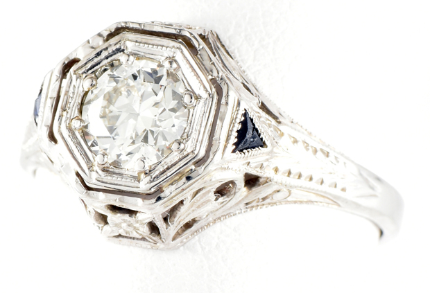 18K White Gold Diamond Ring