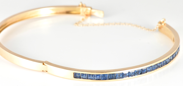18K Yellow Gold Sapphire Bangle 