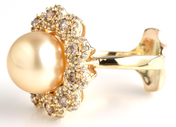 14K Yellow Gold Ring with a Golden South Sea Pearl 