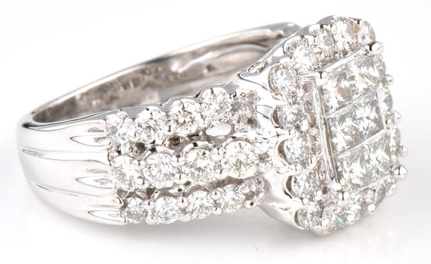 14K White Gold Diamond Cluster Ring