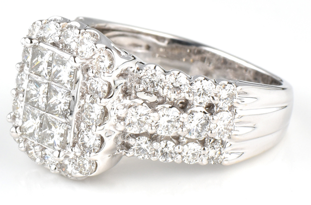 14K White Gold Diamond Cluster Ring