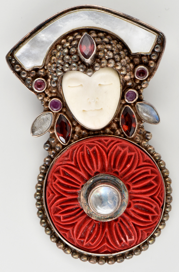 Sajen Pin/Pendants 