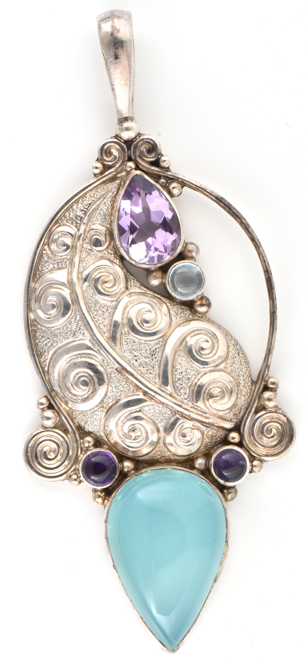 Sajen Pin/Pendants 