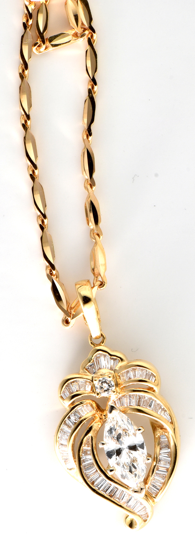 18K Yellow Gold Diamond Necklace