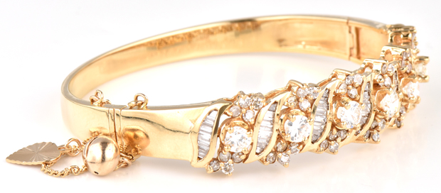 18K Yellow Gold Diamond Bangle
