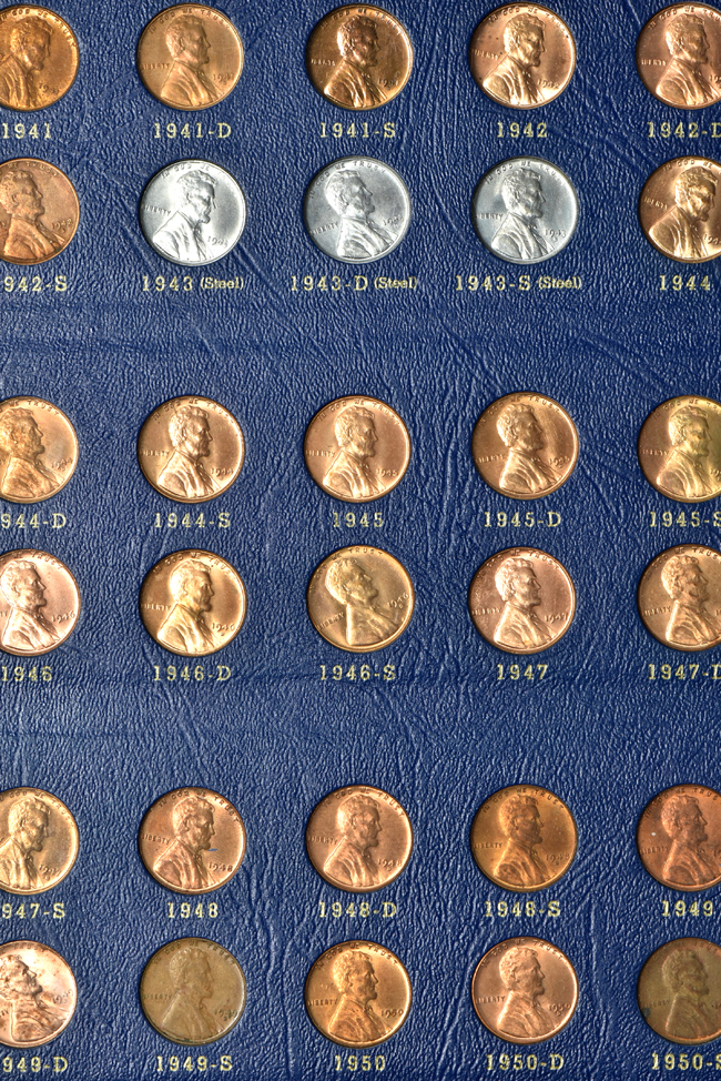 Collection of 151 different Lincoln cents in two Whitman albums, 9405 and 9406