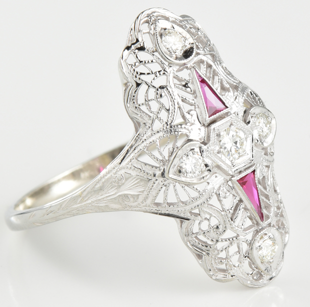 18K White Gold Vintage Ring