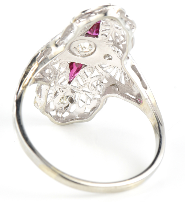 18K White Gold Vintage Ring