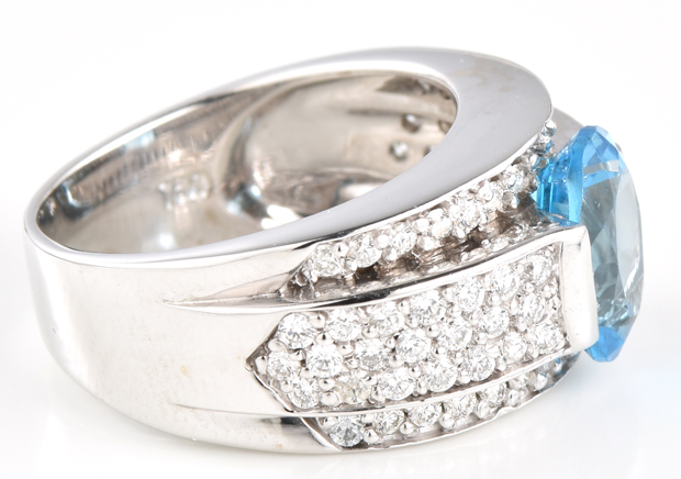 18K White Gold Blue Topaz Ring