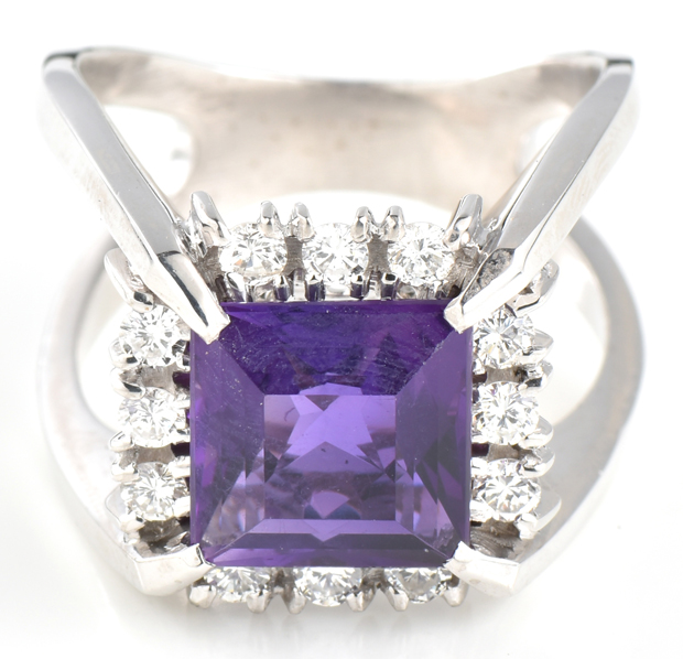 18K White Gold Amethyst Ring