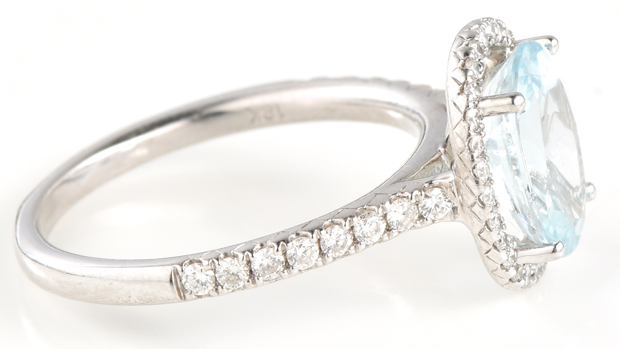 18K White Gold Aquamarine Ring