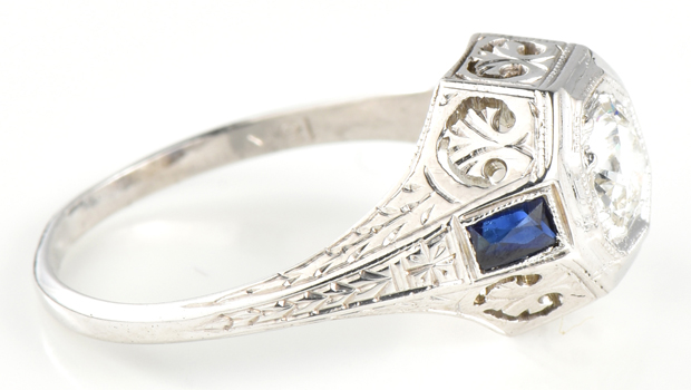 18K White Gold Diamond Ring