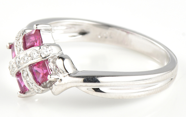 18K White Gold Ruby Ring