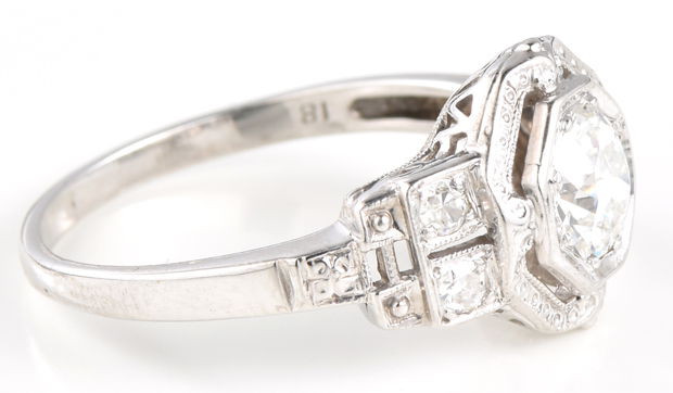 18K White Gold Diamond Ring