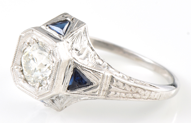 18K White Gold Diamond Ring