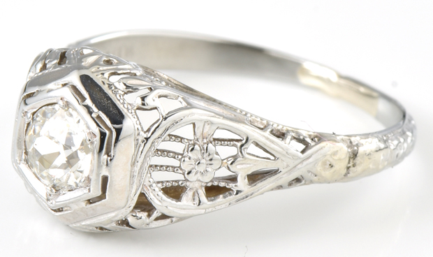 18K White Gold Diamond Ring