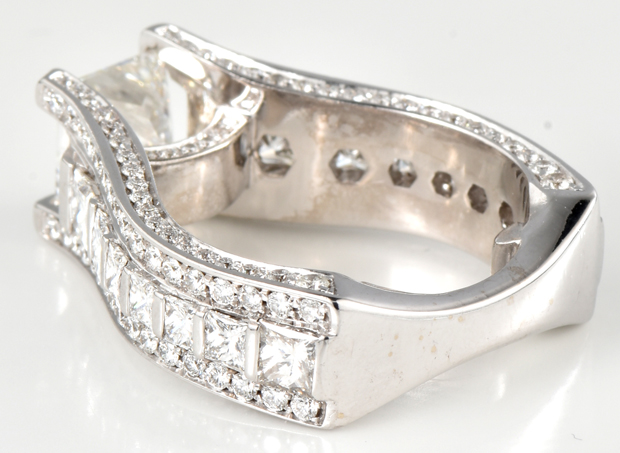 18K White Gold Diamond Ring with a 1.72 Carat Princess Cut, EGL International #2909422028