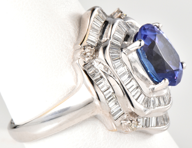 18K White Gold Ring with a 2.89 Carat Tanzanite, GIA #2205083251
