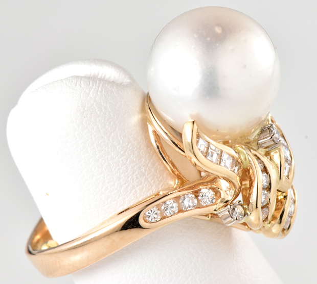 18K Yellow Gold Pearl and Diamond Ring