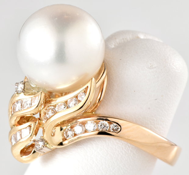 18K Yellow Gold Pearl and Diamond Ring